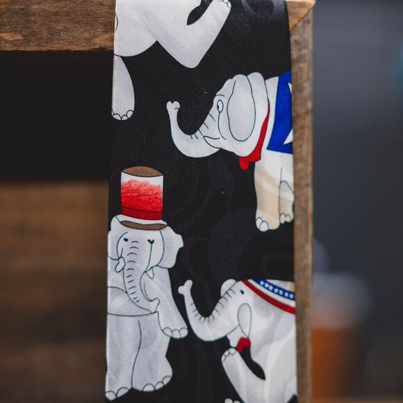 🐘 Men’s Navy Blue Elephant-Themed Necktie – GOP/Political Design 🐘 - Picture 5 of 8